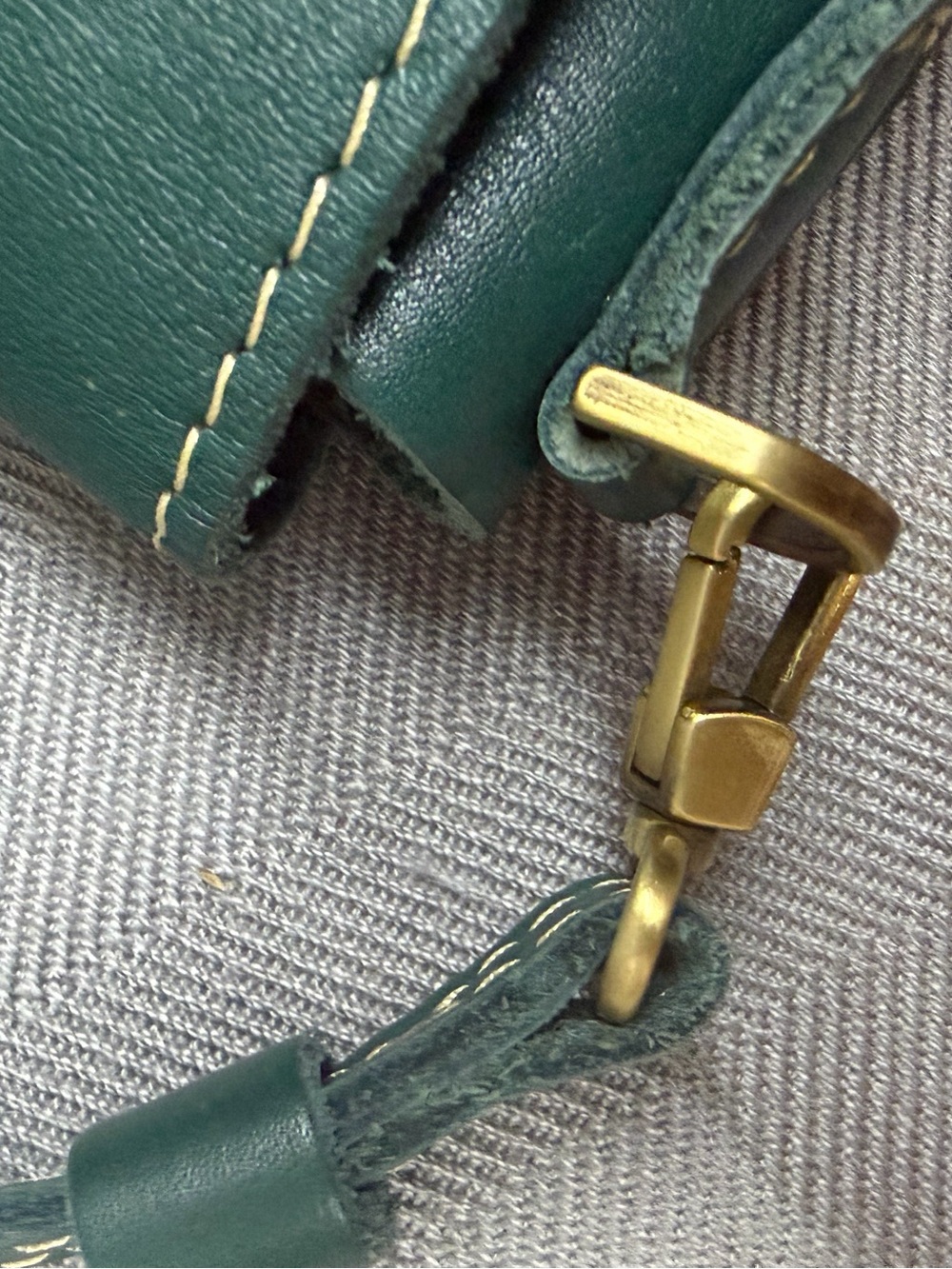 Portland leather Metro, mini Crossbody sea glass, green leather magnetic closure - Picture 8 of 12